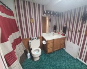 A bathroom that needs a mobile home bathroom remodel
