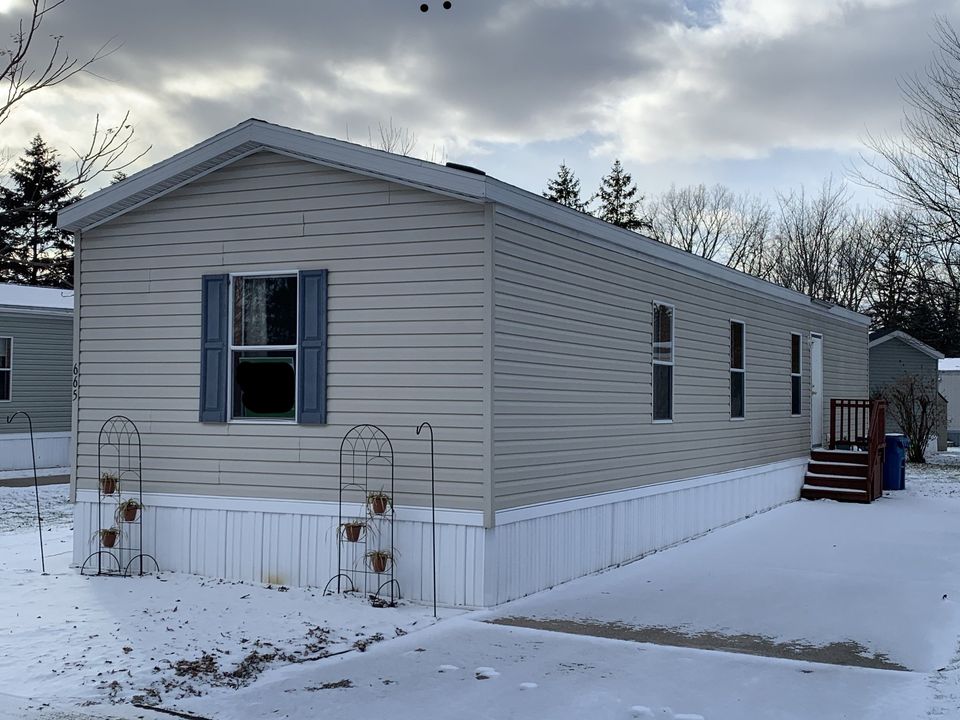 Kentucky mobile home buyers Appalachian region - rural mountain areas cash offers